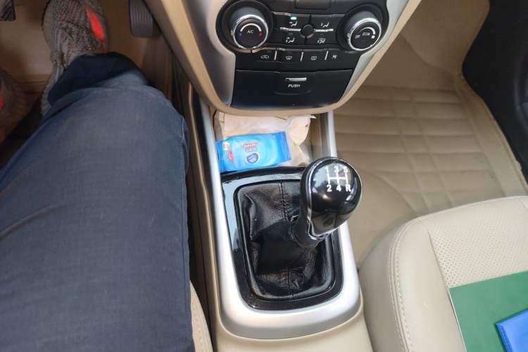 Used CHANGAN Eado 2013 1.6L Manual Luxury Model China V Standard
