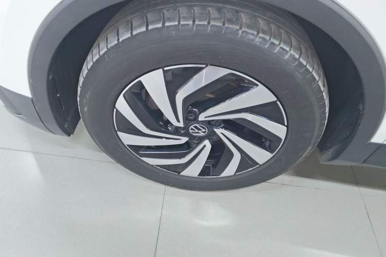 Used Volkswagen Tiguan L 2023 330TSI Automatic Two-Wheel Drive Smart Edition Left Front Wheel Hub