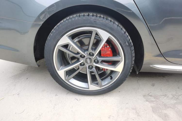 Used Audi A4L 2019 40 TFSI Ambition China VI
