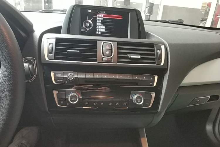 Used BMW 2 Series 2015 218i Convertible Coupe Audio And AC Panel