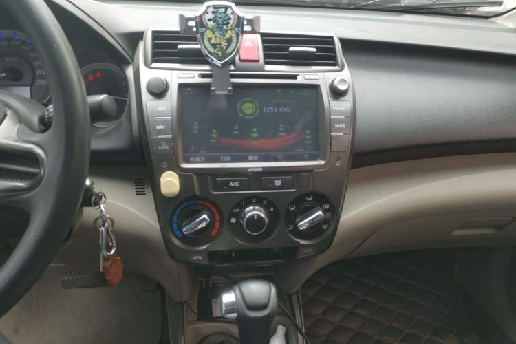 Used Honda City Classic 2012 1.5L Automatic Elite Edition Audio And AC Panel