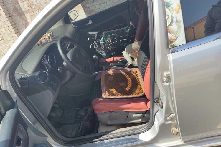 Used Ford Focus 2011 Hatchback 1.8L Manual Classic Model
