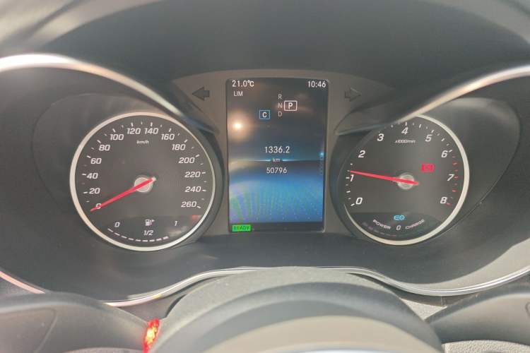 Used Mercedes-Benz C-Class 2019 C 260 L Sport Edition Odometer Close Up