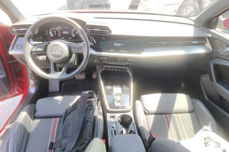 Used Audi A3 2024 Sportback 35 TFSI Fashionable Sports Model Center Console