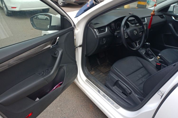 Used Skoda Octavia 2015 1.6L Automatic Yijun Edition