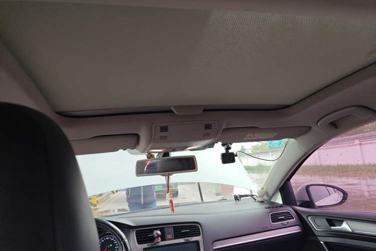 Used Volkswagen Golf 2016 230TSI Automatic Luxury Version
