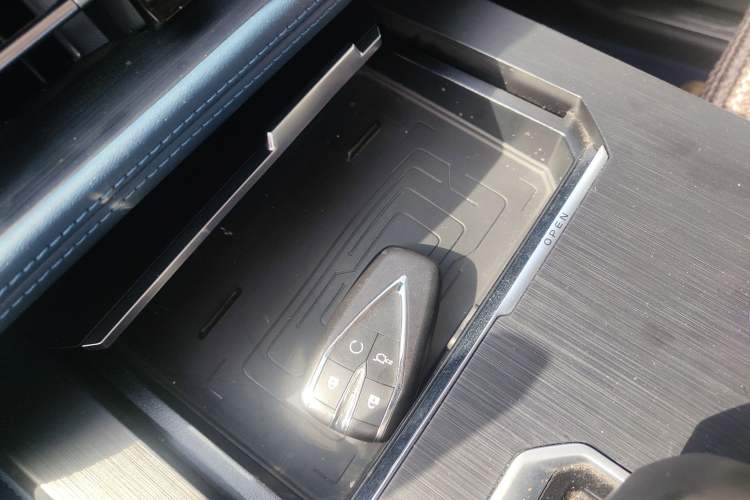 Used CHANGAN UNI-K iDD 2023 Smart Electric iDD 1.5T 135km Smart Leading Model
