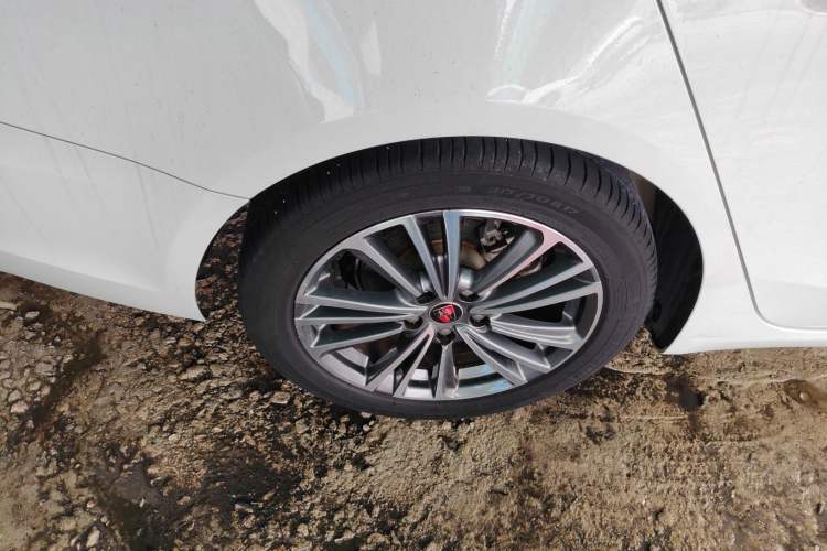 Used Roewe i6 2019 PLUS 1.6L CVT 4G Connected Flagship Deluxe Edition Right Rear Wheel Hub