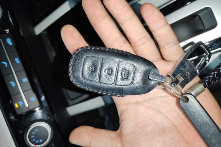 Used Hyundai ix35 2023 Musso 2.0L Deluxe Edition DLX
