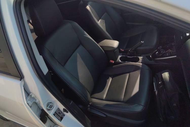 Used Toyota Corolla 2017 Revised Dual-Engine 1.8L E-CVT Elite Edition
