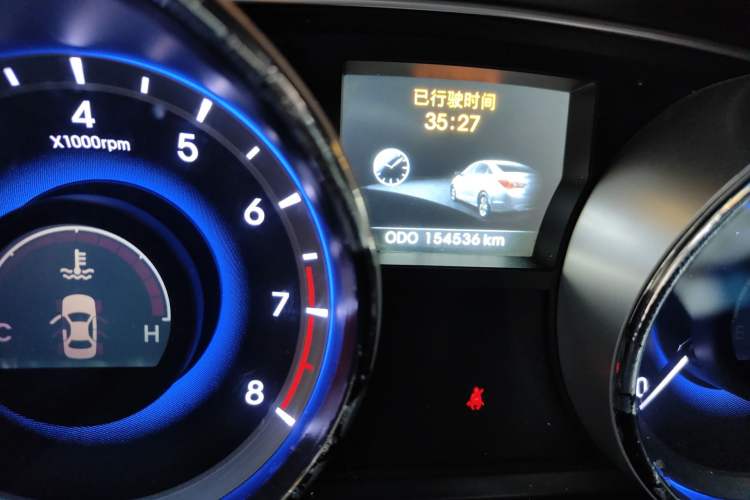 Used Hyundai Sonata 2014 2.4L Automatic Luxury Version China V Standard Odometer Close Up