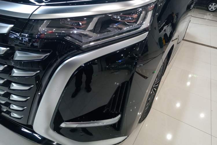 Used Denza D9 2024 DM-i 980 Four-Wheel Drive Prestige Model
