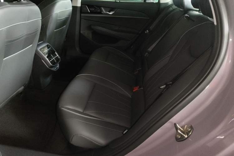 Used Volkswagen Passat 2025 Pro 380TSI Dragon Supreme Edition
