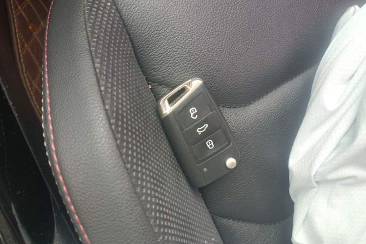 Used Volkswagen Tayron 2020 330TSI Two-Wheel Drive Luxury Smart Connectivity Version Vehicle Key