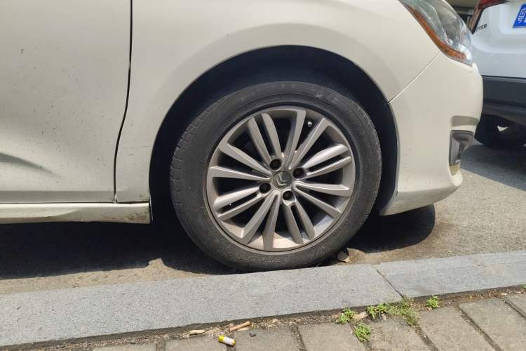 Used Citroen C4L 2014 1.8L Intelligent Drive Manual Enjoyment Model
