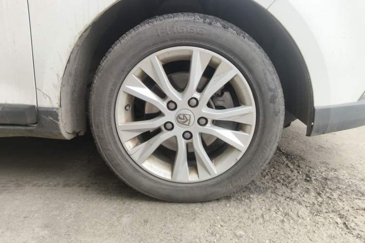 Used Baojun 730 2014 1.5L manual Comfort version 7 seats
