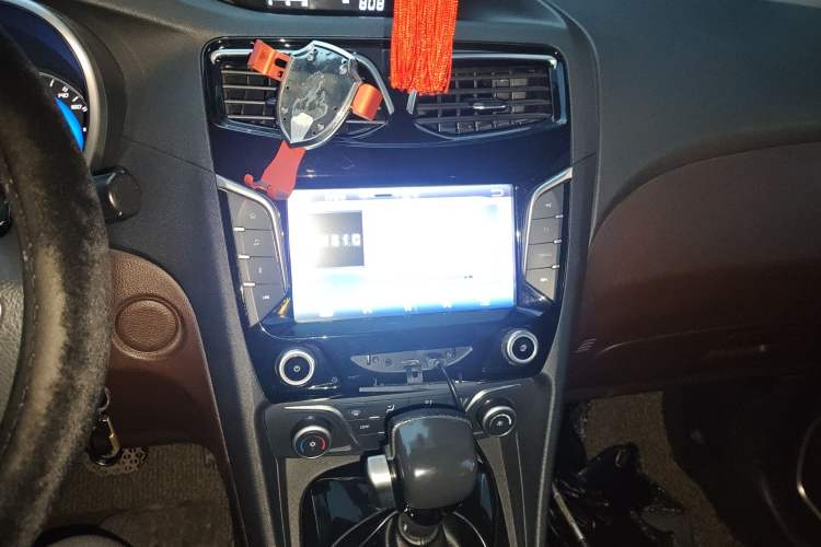 Used Haima V70 2016 1.5T Automatic Comfort & Enjoyment Version 7 Seats
