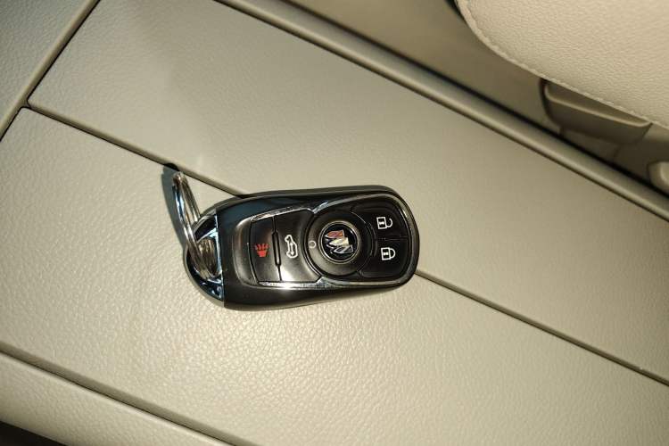 Used Buick GL8 2021 Land Cruiser Executive Class 652T Luxury Model
