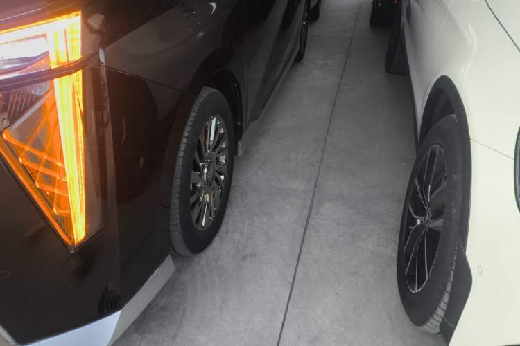 Used GAC Trumpchi M8 2023 Zongshi Series 400T Ultimate Edition Exterior 4