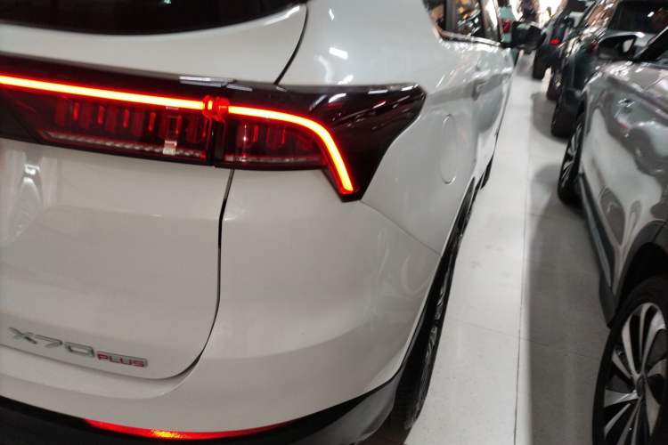 Used JETOUR X70 PLUS 2023 1.5T DCT Brave PLUS 5-Seater
