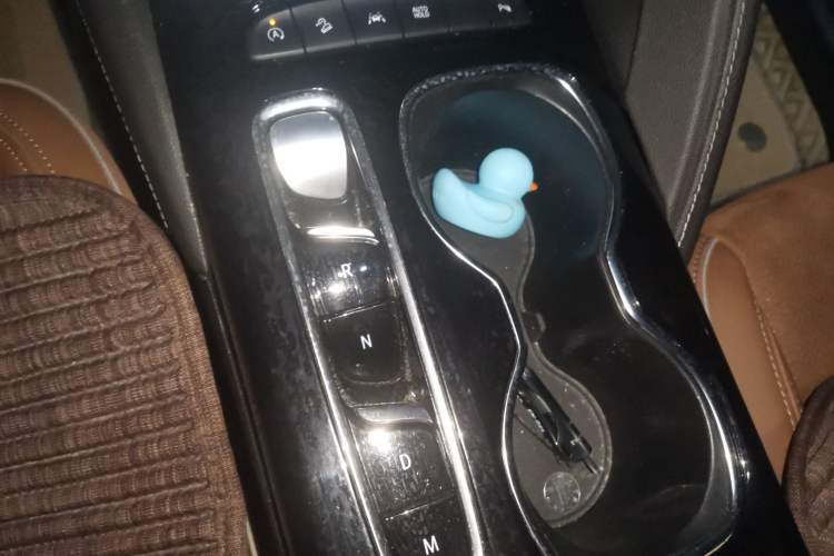 Used Buick Envision 2020 Encore S 652T Four-Wheel Drive Luxury Model
