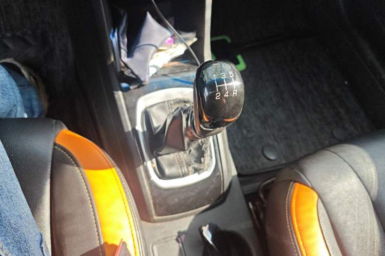 Used Baojun 310 2016 1.2L Manual Luxury Model Gear Lever