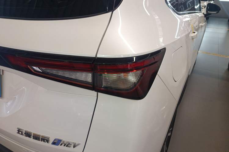 Used Wuling Asta 2022 2.0L DHT Electric-Speed Version