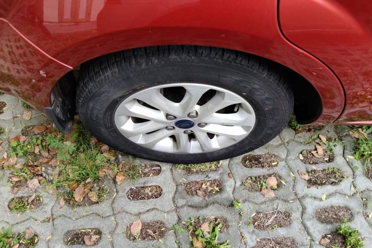 Used Ford Focus 2013 Hatchback Classic 1.8L Automatic Base Model
