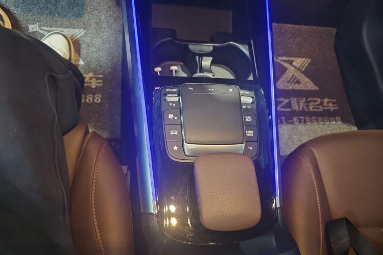 Used Mercedes-Benz GLB 2023 GLB 220 Sport Edition Gear Lever