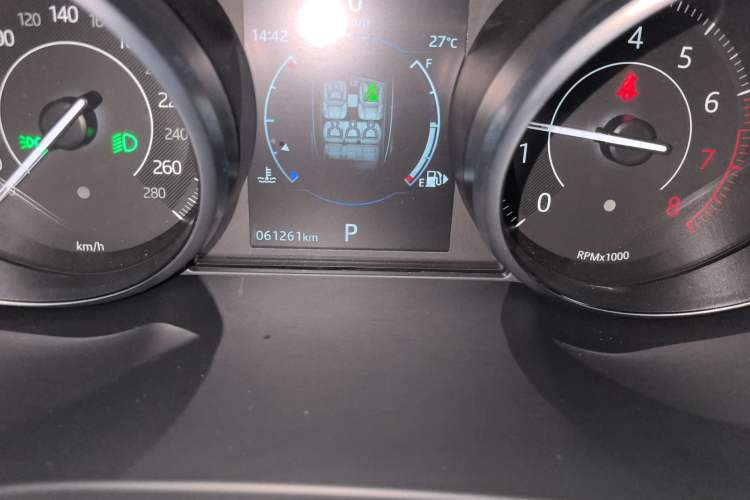 Used Jaguar E-PACE 2018 P200 S China VI Odometer Close Up