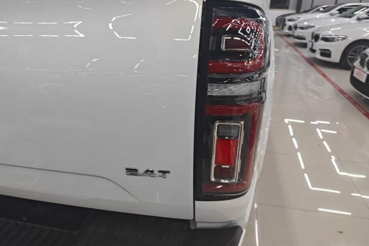 Used Great Wall Poer 2024 2.4T Passenger Version Automatic Diesel 4x4 Comfort Trim