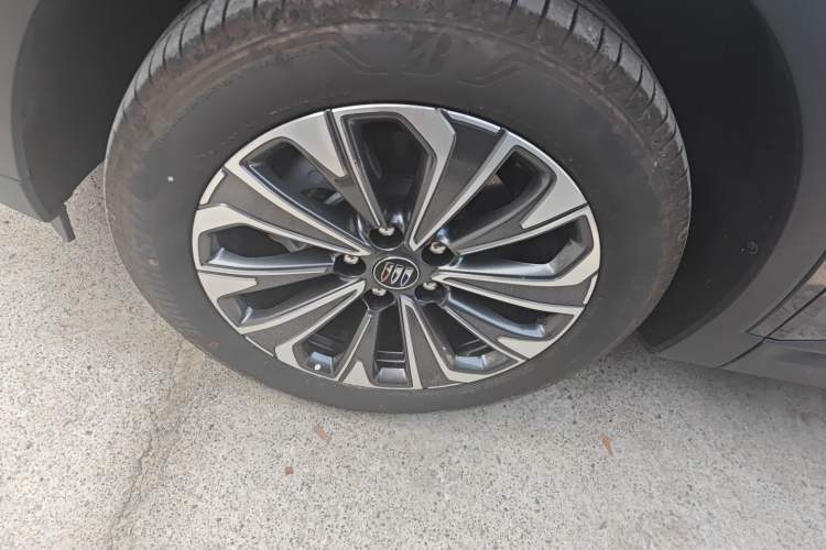 Used Buick Envision 2025 25T Entry-Grade Platinum Edition Left Front Wheel Hub