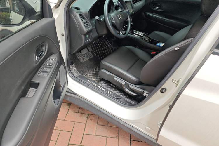 Used Honda Vezel 2020 220 TURBO CVT Luxury Edition
