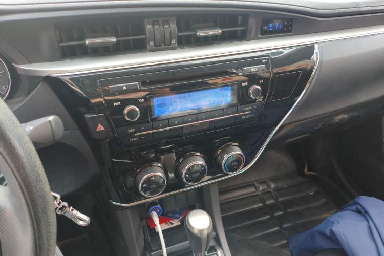 Used Toyota Corolla 2014 1.6L CVT GL Audio And AC Panel