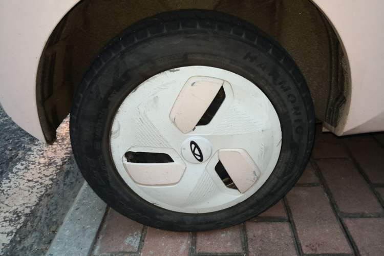 Used Chery QQ Ice Cream 2022 170km Sundae Phosphate Lithium-Ion