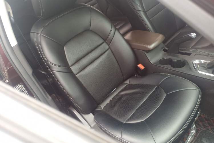 Used GAC Trumpchi GS4 2015 200T G-DCT Elite Edition Right Front Seat