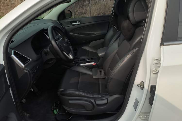 Used Hyundai Tucson 2015 1.6T Dual-Clutch Two-Wheel-Drive Leading Model