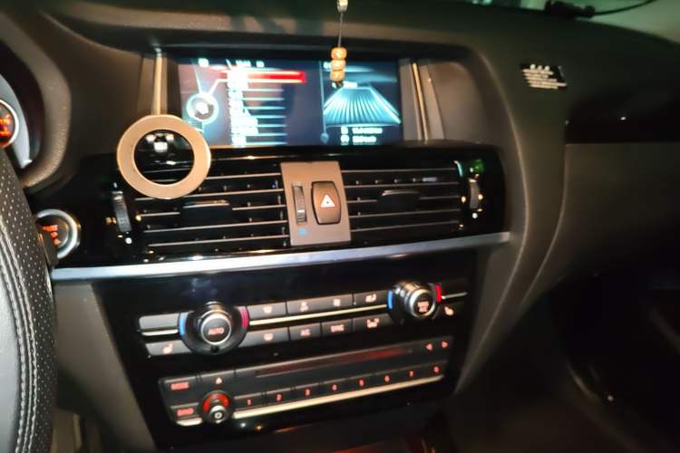 Used BMW X4 2014 xDrive20i X Design Package Audio And AC Panel