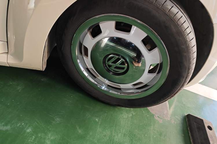 Used Volkswagen Beetle 2014 1.2TSI Comfort Model Right Front Wheel Hub