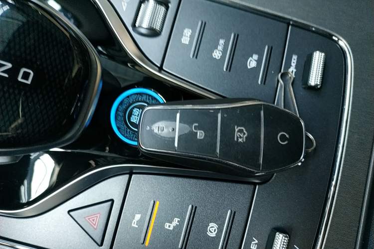 Used BYD Tang New Energy 2024 DM-i Glory Edition 112KM Prestige Model
