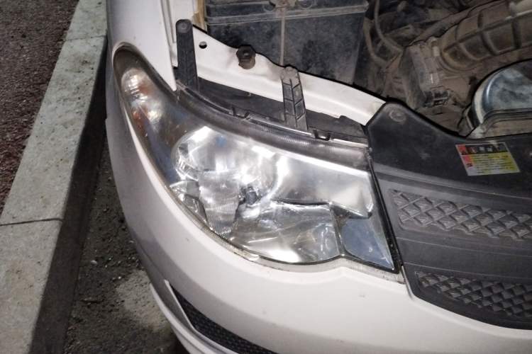 Used Wuling Hongguang 2018 1.5L Classic S Base Model Right Front Headlight
