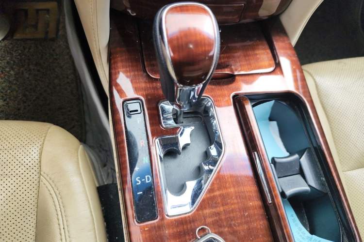 Used Toyota Crown 2015 2.0T Elite Edition Gear Lever