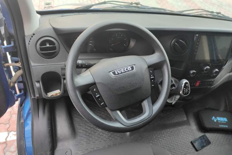 Used Iveco Eurocargo 2020 3.0T Automatic Chao Rui Short Wheelbase High-Roof F1C
