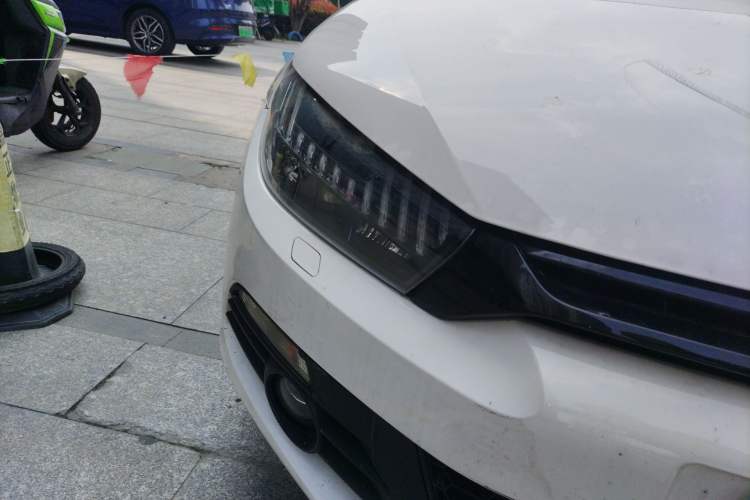 Used Volkswagen Scirocco 2013 2.0 TSI Million-Mile Edition Right Front Headlight