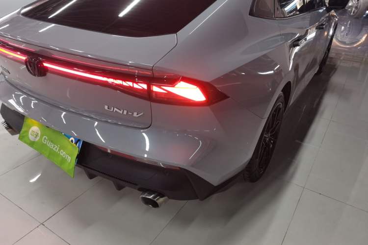 Used CHANGAN UNI-V 2022 1.5T Prestige Version
