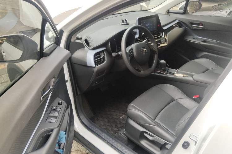 Used Toyota IZOA 2021 2.0L Enjoy Edition