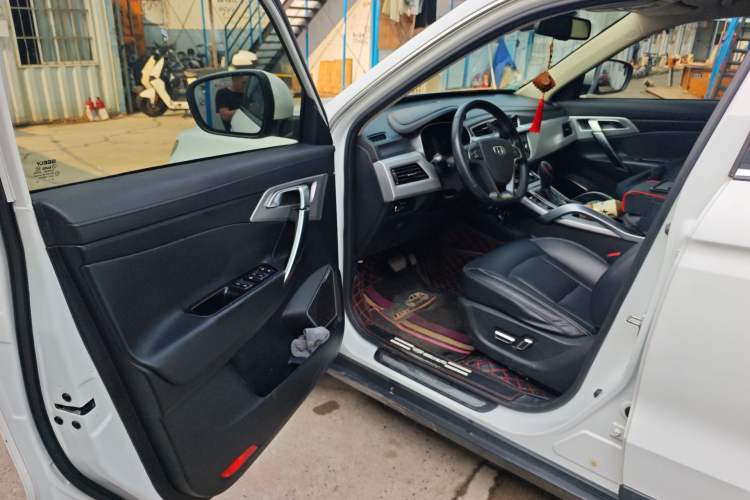 Used Geely Auto Emgrand X7 Sport 2016 1.8TD Automatic Smart Model Driver Seat