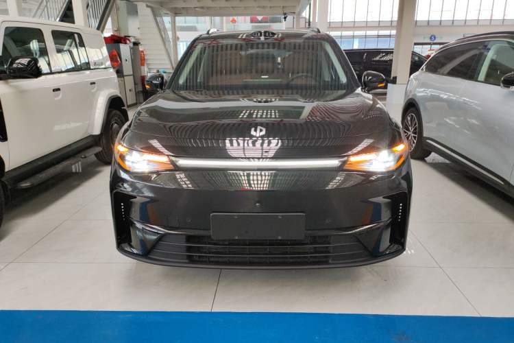 Used Leapmotor C16 2026 Extended-Range 280 LiDAR Zhizun Edition 5 Seats Front