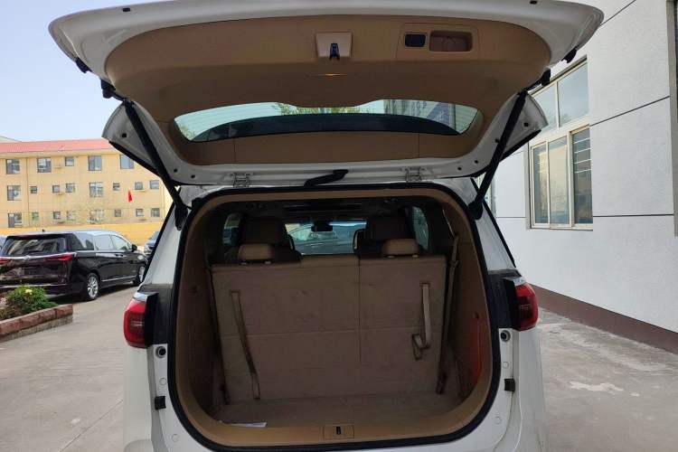 Used Buick GL8 2021 ES Landtrek 653T Luxury Model