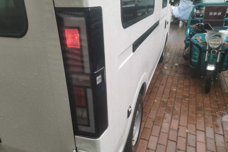 Used SRM New Energy E3L 2024 Standard 6-Seater Bus
